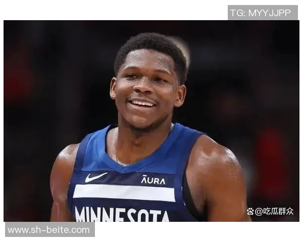 爱德华兹谈与兰德尔的默契配合新赛季展现更多精彩瞬间