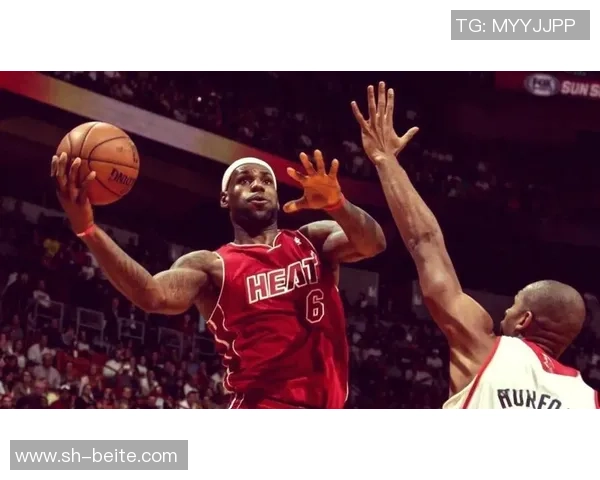 詹姆斯回忆童年训练经历强调团队战术转变的重要性