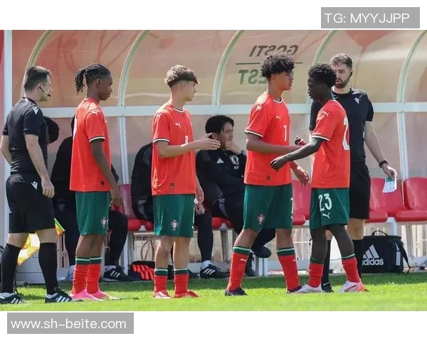 迷你罗替补登场上演U16国家队首秀父子同台的时刻即将到来