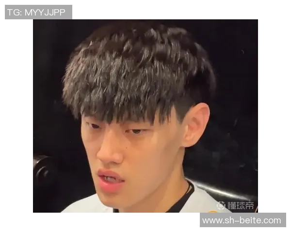 曾凡博再度受伤紧急送医检查球迷为其健康担忧