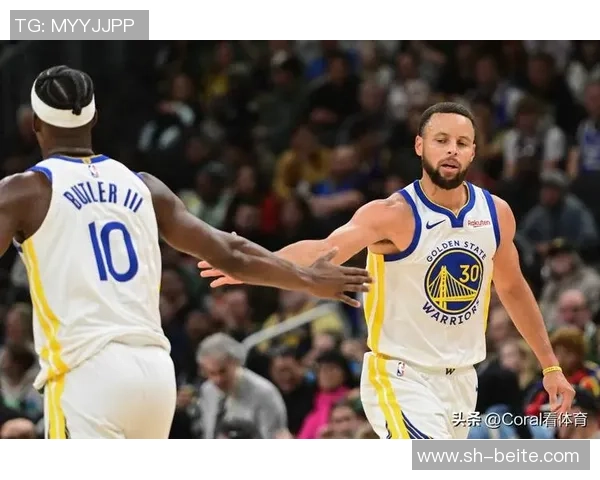 理查德成为球队历史第三位新秀单场30分5三分与库里穆迪并肩前行